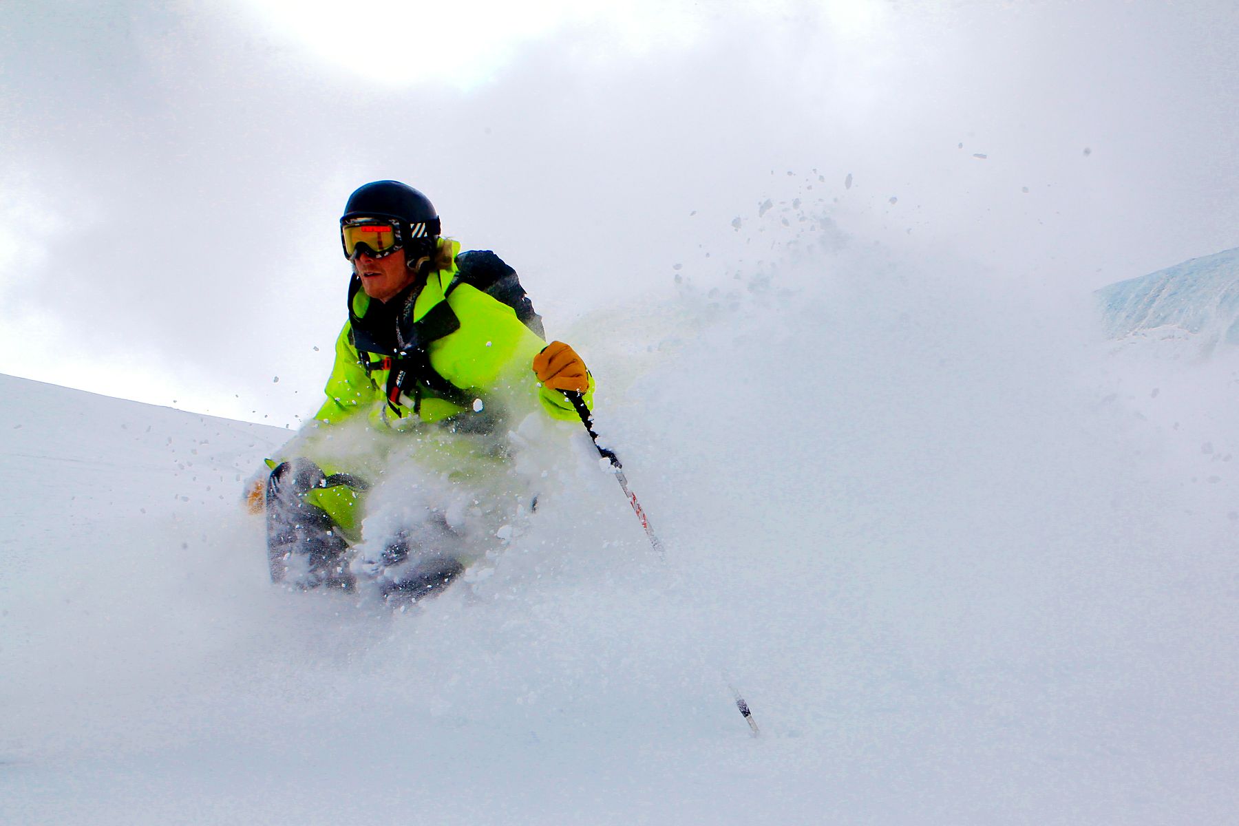 Le Beau Ski guide skiing powder on the Saas-Fee glacier
